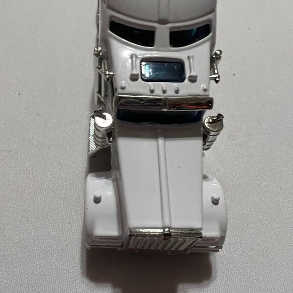 Semi Tractor Trailer Truck Cab 1/32 Diecast Metal Model Toy White - Picture 8 of 11